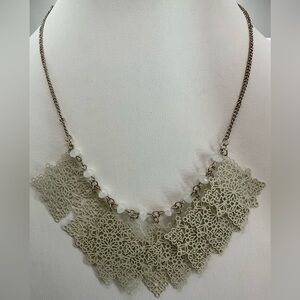 CLAIR’S CREAM AND GOLDTONE FILAGREE SQUARES CHARMS CHUNKY STATEMENT NECKLACE